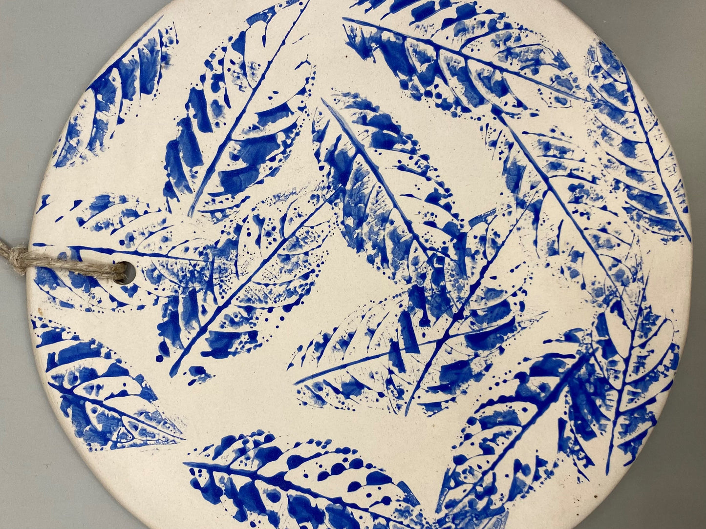 תמונה מחימר לתליה על הקיר